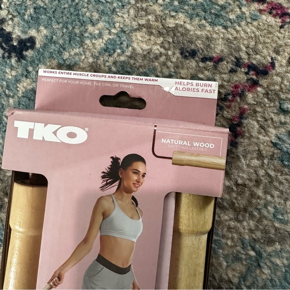 TKO Wood Handle Jump Rope - 9ft - Picture 2 of 4